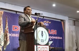 Ketum Sekber Wartawan Indonesia Maryoko Aiko Buka Deklarasi dan Rakernas 1 SWI