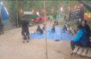 Silaturahmi, Ngariung & Ngecamp Bareng Budayawan serta Seniman di Puncak Gunung Kapur