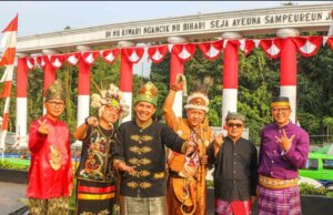 Pengibaran FMP 2022, Perumda PPJ Tampilkan Keberagaman Pakaian Adat Nusantara