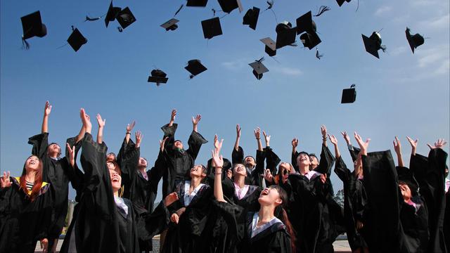 024764800_1529922407-accomplishment-celebrate-ceremony-267885 Ilustrasi.