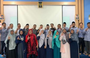 Al Bunyan Menggali Ide, Menjadi Guru Penulis