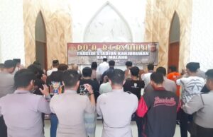 Duka yang Mendalam Tragedi Stadion Kanjuruhan, Polresta Bogor Kota Bersama Gabungan Supporter Bogor Lakukan Shalat Ghoib dan Do’a Bersama
