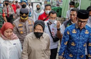Risma Berikan Santunan Korban Tanah Longsor, Walikota Bogor Sampaikan Soal Solusi