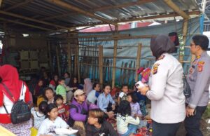 Polwan Polres Bogor Berikan Trauma Healing untuk Anak-Anak Terdampak Gempa Cianjur