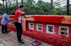 Rawat Bukti Sejarah, Walikota Bogor Bersama Masyarakat Cat Ulang Jembatan Merah