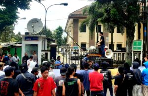 Puluhan Mahasiswa dan Ahli Waris Satroni Kantor Pengadilan Agama Bogor, Minta Hentikan Proses Eksekusi Lahan Tanah