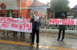 Dinilai Curang, Mahasiswa Minta DKPP Periksa Anggota KPU Kabupaten Bogor