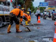 Jalan Berlubang di Jalan Raya Tajur, Walikota Bogor Geram dan Perintahkan Segera Diperbaiki