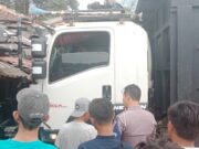 Dua Warung Dicigudeg Diseruduk Truk Akibat Rem Blong