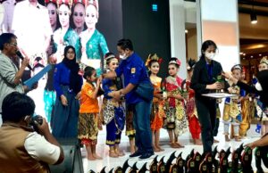 Tingkatkan Pembinaan, Sanggar Tari Dahayu Astramaya Gelar Evaluasi Di Mall Botani Square