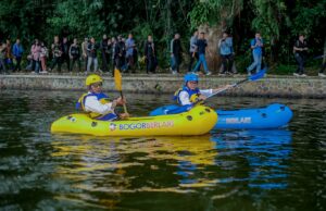 Resmikan Penataan Kawasan Situ Gede Jadi Destinasi Wisata, Ridwan Kamil dan Bima Arya Naik Kano