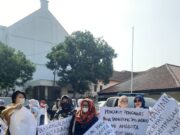 Puluhan Anggota KSP SB Gelar Aksi dan Kawal Persidangan di PN Kota Bogor, Minta hak-haknya di Kembalikan