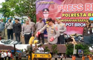 Hasil Operasi Pekat Selama Ramadhan, Polresta Bogor Kota Bersama Muspida Musnahkan Belasan Ribu Knalpot Brong, Miras dan Petasan