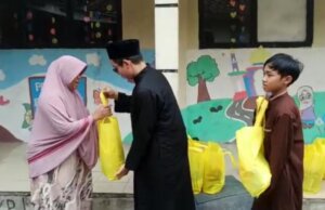 Bantu Masyarakat Sekitar, Pondok Pesantren Umar bin Khotob Plus Lakukan Pengabdian Masyarakat Pondok Pesantren Umar bin Khotob Plus