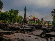 Revitalisasi Jembatan Otista Mulai Dikerjakan, Tahap Awal Pengangkatan dan Bongkar Aspal