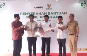 Adira Finance Syariah Salurkan Satu Unit Ambulans di Kota Bogor, Ini Pesan Ketua BAZNAS RI