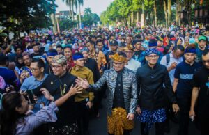 HJB ke 541, Ribuan Warga Hingga Sandiaga Uno Ikut Arak-Arakan Helaran