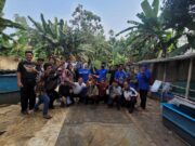 Teh Herny Bacaleg Partai Demokrat Dapil VI Lakukan Bincang Santai Sabtu Siang Bersama Kelompok Peternak Budidaya Ikan Pintu Air Jampang