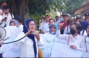 Aksi Damai Perkumpulan Sejahtera Bersama Bersatu di PN Kota Bogor, Membawa Visi dan Misi Positif untuk Seluruh Anggota KSP SB