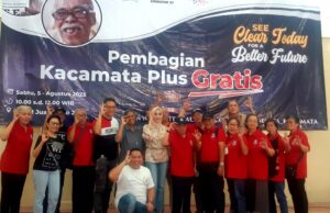 HUT ke 75 Sekolah Regina Pacis, Bagikan Kacamata Bagi Warga Pra Sejahtera