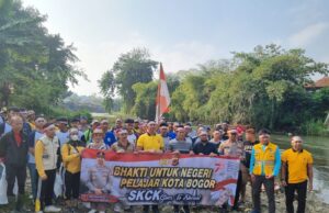 Semarak Kemerdekaan Pelajar Berbhakti untuk Negeri, Ini yang di Lakukan Siswa dan Kapolresta di Bantaran Kali Ciliwung