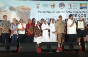 Kado Terindah HUT ke 75 Regina Pacis Bogor, Pecahkan Rekor Muri Pembuatan Tempe Terbanyak