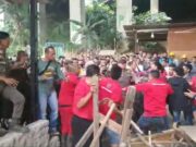 Bongkar Bangli Dilahan Jasa Marga, Petugas Gabungan Bentrok dengan Ratusan Ormas