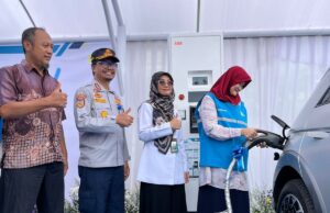 GM PLN Jabar Lakukan Inspeksi, Pastikan SPKLU Siap Layani Pemudik