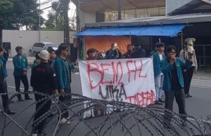Tapera Akan Menambah Beban Rakyat, BEM UIKA Gelar Aksi di Depan Istana Bogor