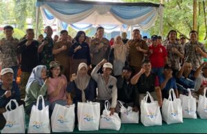 HUT PTPN Group, PTPN I Regional 7 Bagikan Paket Sembako