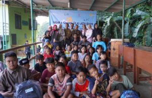 Jelang Hari Anak Nasional, Srikandi PLN Kolaborasi dengan YBM Berikan Bantuan Perlengkapan Sekolah