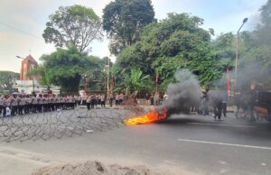 Aksi Aliansi Mahasiswa Garis Tiga di Ring 1 Istana Bogor, Aparat TNI-POLRI Perketat Pengamanan dengan Humanis