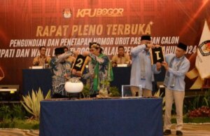 Absennya Partai Demokrat di Pengundian Nomor Urut Pasangan Rudy Susmanto – Jaro Ade: Imbas Perselisihan AKD DPRD?