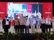 Pilkada 2024: Kapolresta Bogor Kota Lakukan Penyerahan Walpri kepada Pasangan Calon