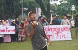 Aksi Simbolik BEM IPB Bersama Petani Bogor dalam Memperingati Hari Tani 2024