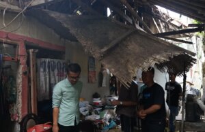 Blusukan di Rancamaya, Eka Maulana Soroti Kondisi Rumah Lansia Hampir Roboh dan Tersendatnya Bantuan RLTH