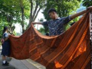 Bogor Pecahkan Rekor ORI: Pembentangan Kain Batik 4,1 Km di Bogor Batik Festival ke-15