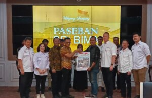 Piagam Penghargaan untuk Pahlawan Penaikan Bendera di Festival Merah Putih Kota Bogor