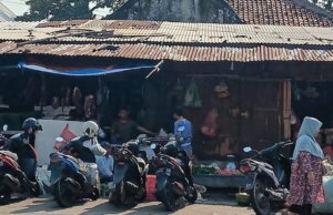 Satpol PP Kota Bogor Tunda Pembongkaran Paksa Kios, Pedagang Minta Perlindungan