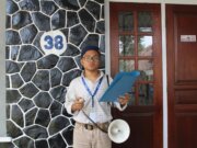 Pahlawan Tanpa Pengharapan: Potret Kehidupan Guru di Indonesia