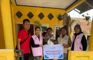 PLN Jabar Salurkan Bantuan Hygiene Kit di Lokasi Terdampak Banjir Pelabuhan Ratu Sukabumi