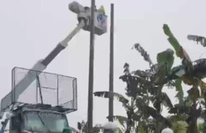 Kisah Pejuang Listrik yang Tetap Bertugas Meski Rumahnya Tertimbun Longsor