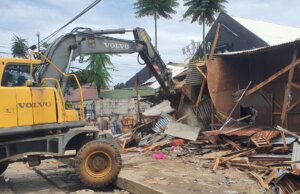 Kios Tanpa Izin di Jalan Merdeka Diterpa Pembongkaran, Pedagang Protes