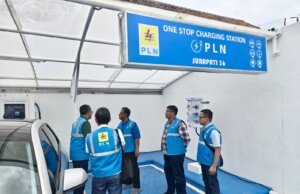 Direktur Legal and Human Capital (LHC) PLN Tinjau SPKLU Jabarano dan One Stop Charging Surapati Bandung: Pelanggan Puas dengan Layanan dan Infrastruktur PLN