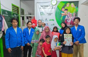 Berbagi Kasih dan Edukasi: Mahasiswa Program Studi Sastra Inggris BSI Gelar Kegiatan Seru di Pondok Yatim di Cengkareng