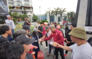 M1R SSB Kota Bogor Bagikan Takjil dan Santunan di Tugu Kujang, Perkuat Tali Persaudaraan dan Toleransi di Bulan Ramadan