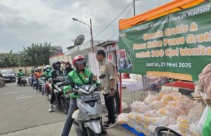 300 Ojol Wanita di Depok Dapat Bensin dan Menu Buka Puasa dari Yayasan Khadimul Ummah Madani Yayasan Khadimul Ummah Madani