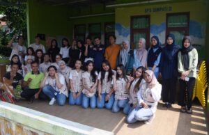 Mahasiswa LSPR Kembangkan Literasi Digital dan Wisata Edukasi di Desa Sukajadi