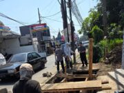 Tim Teknis FJUB Investigasi Penyebab Banjir dan Saluran Drainase di Kelurahan Cikaret