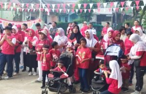 Warga Perumahan TGK RT 006 RW 012 Gelar Jalan Santai Meriahkan HUT ke-80 RI